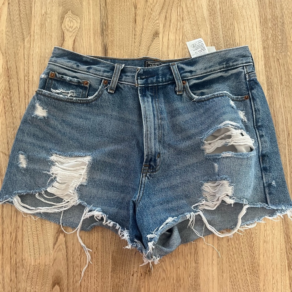 LIKE NEW Abercrombie denim shorts